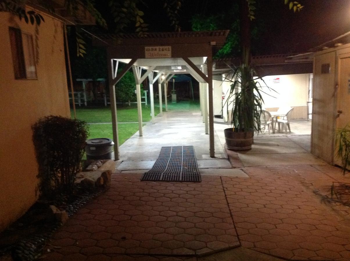 Elsinore Hotsprings Motel Lake Elsinore Exterior photo